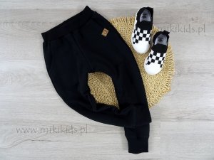 Spodnie joggery k.n. / czarne MIMI    