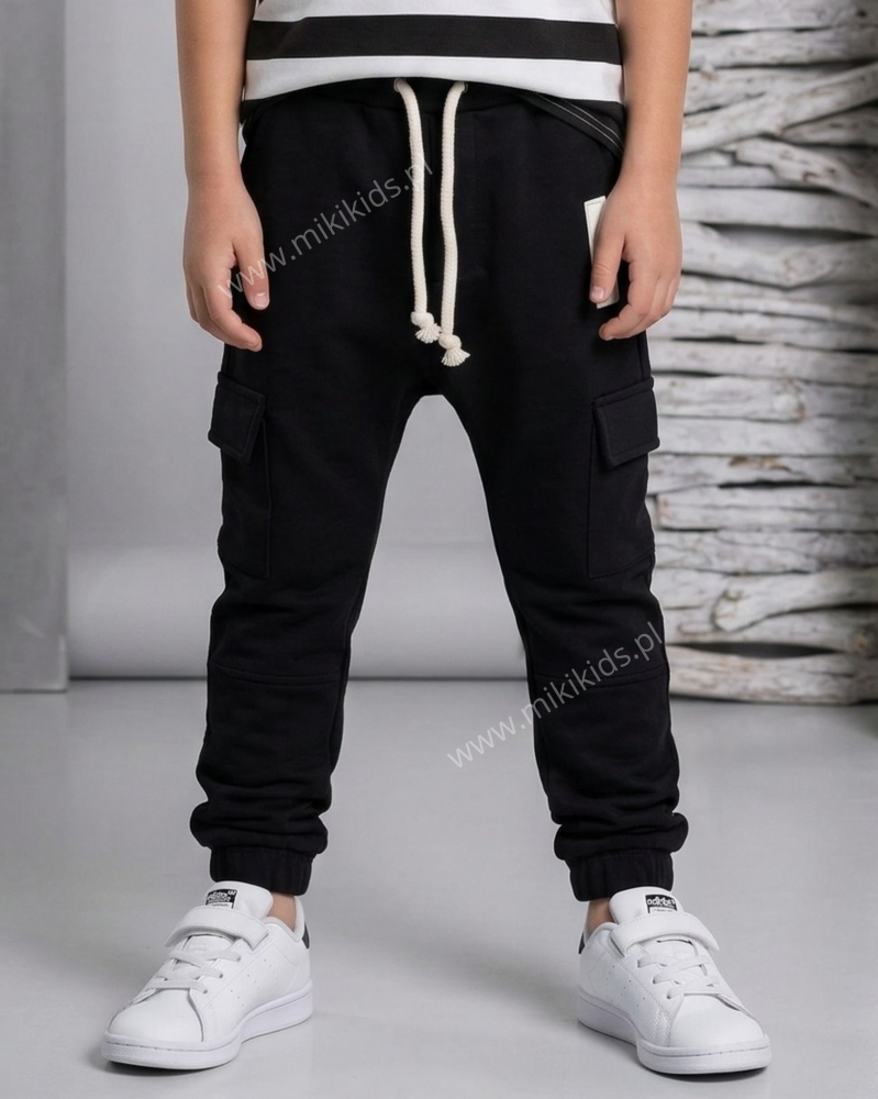 Spodnie bawełniane JOGGER kieszonki / czarne DESPACITO   