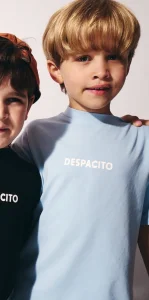 T-shirt bawełniany DESPACITO basic / błękitny