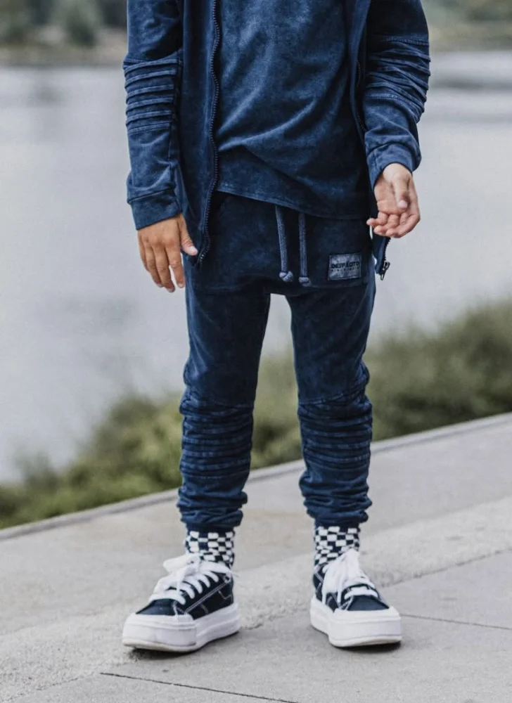 Spodnie dekatyzowane zakładki acid navy blue / DESPACITO 