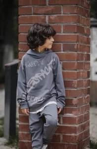 Bluza z grawerowanym nadrukiem / stalowy DESPACITO 